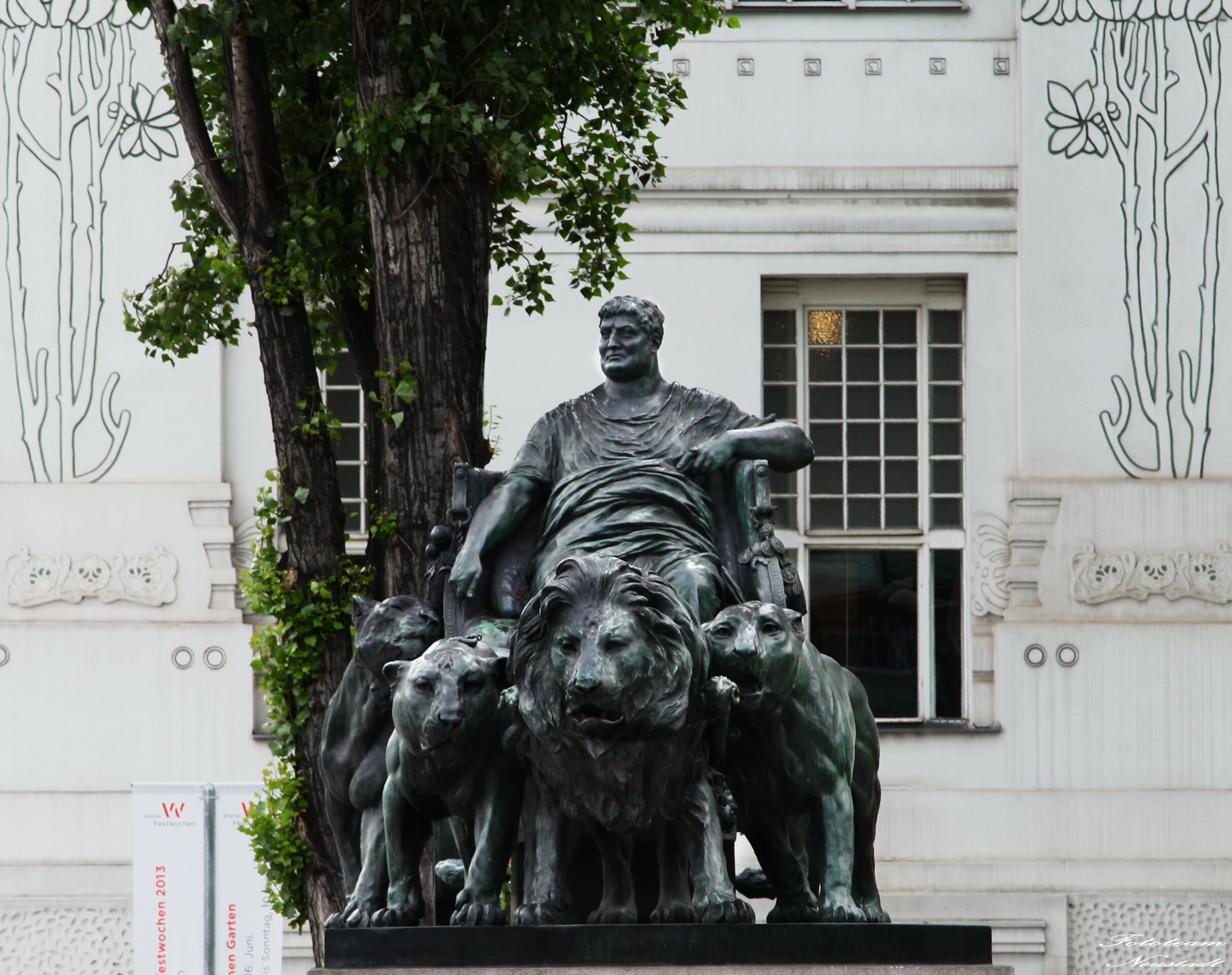 Statue Marc Anton Wien